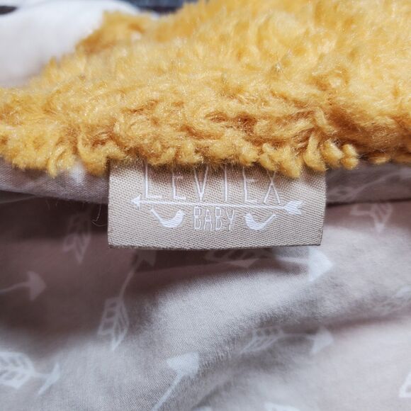 Levtex Baby Throw Floor Blanket Red Fox Shaped Faux Fur Gray Arrow print on back - Picture 3 of 4